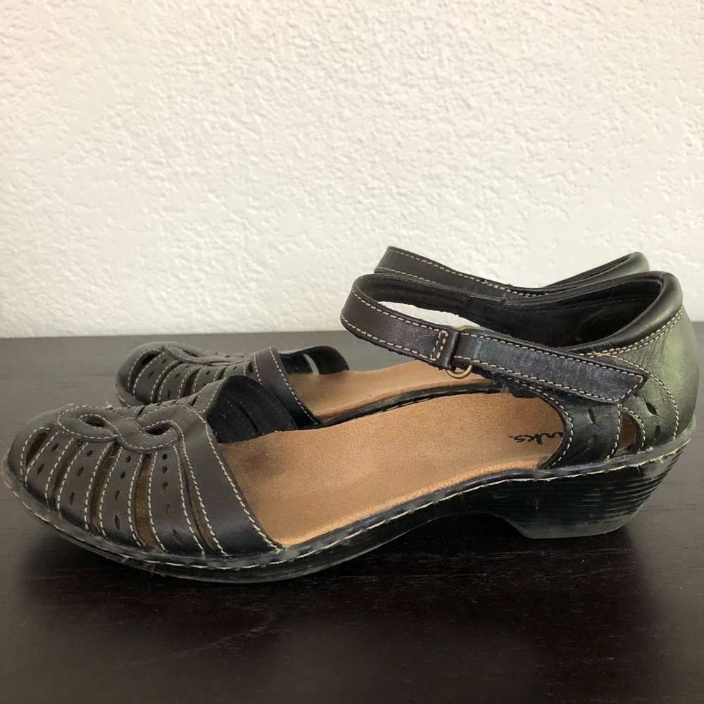 Clarks flats
